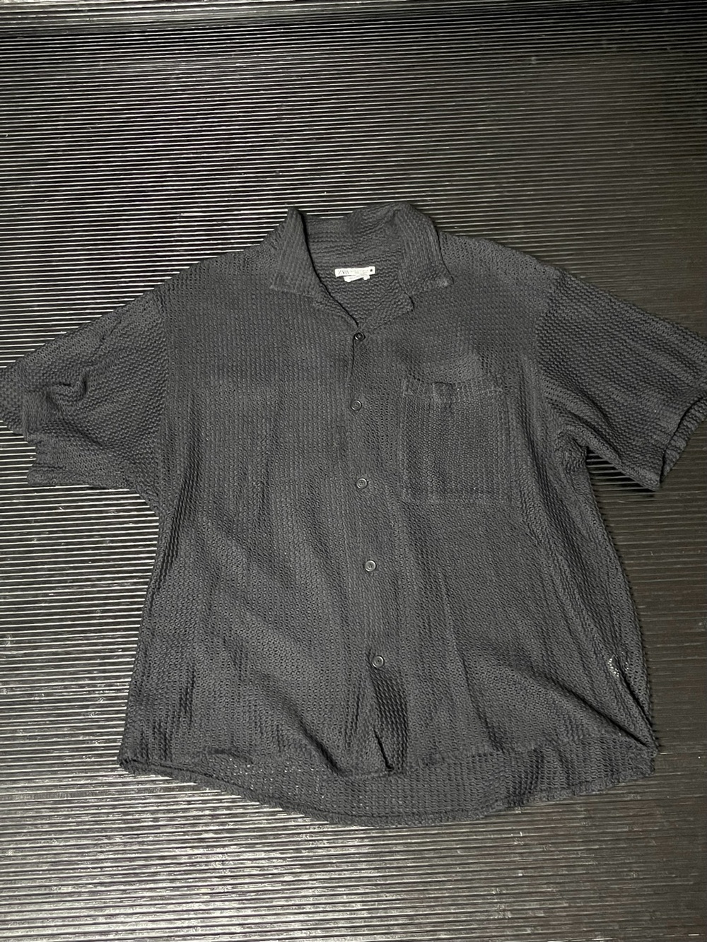 Zara Black Textured Short-Sleeve Button-Down Shirt